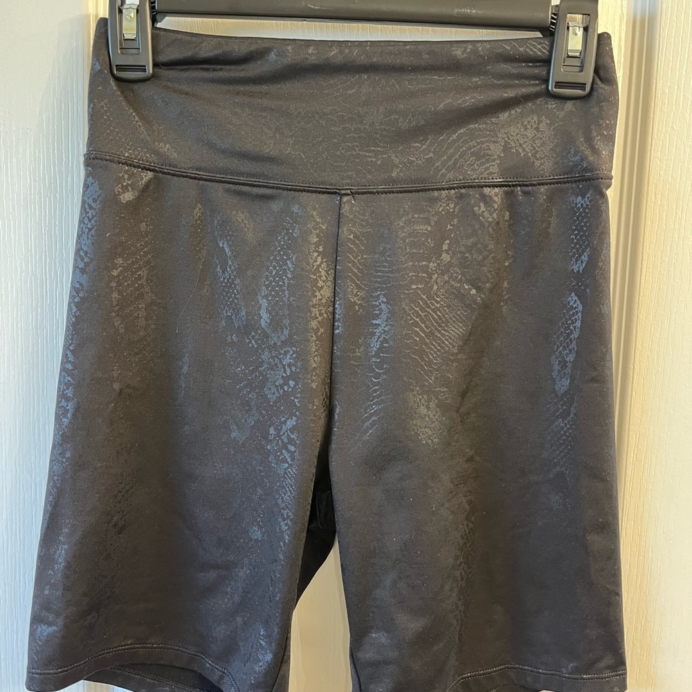 American eagle black bike shorts M